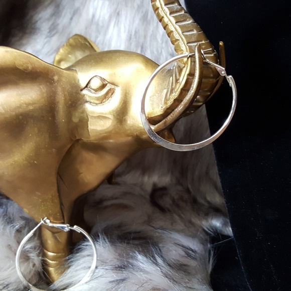 Earings - Picture 3 of 4